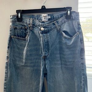 Loose fit “mom” jeans